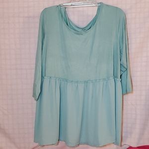 EUC EVRI Size 1x Baby Doll 3/4 sleeve Top